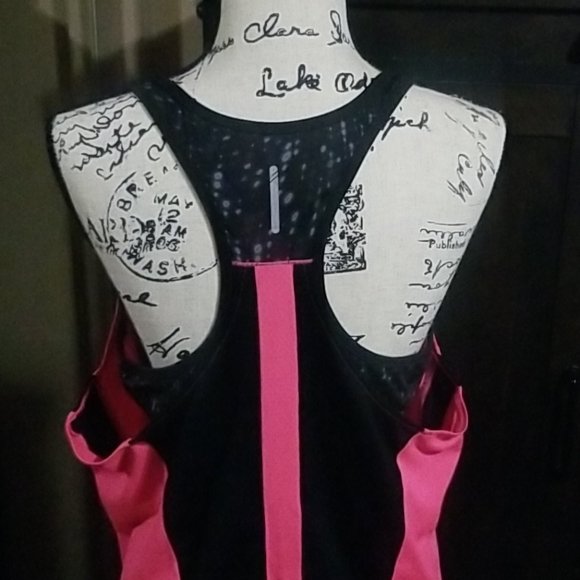 Pink & Black Active workout top - Picture 5 of 16